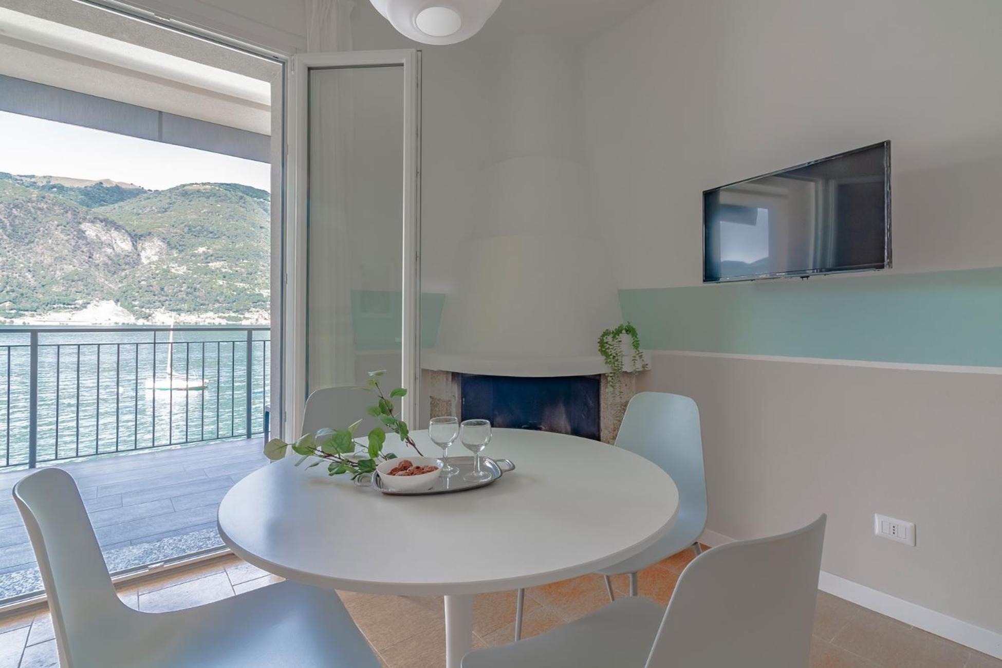 Ninfea Apartments By Wonderful Italy Lezzeno Exterior photo